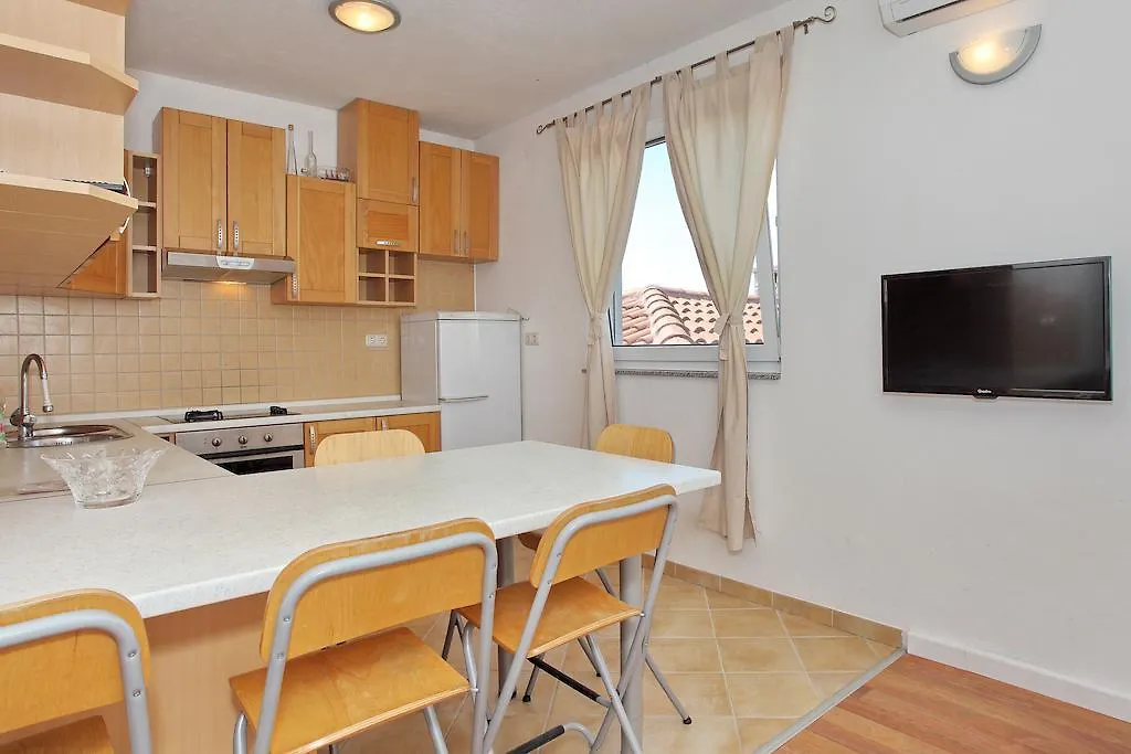 Apartments Maivjo Zára
